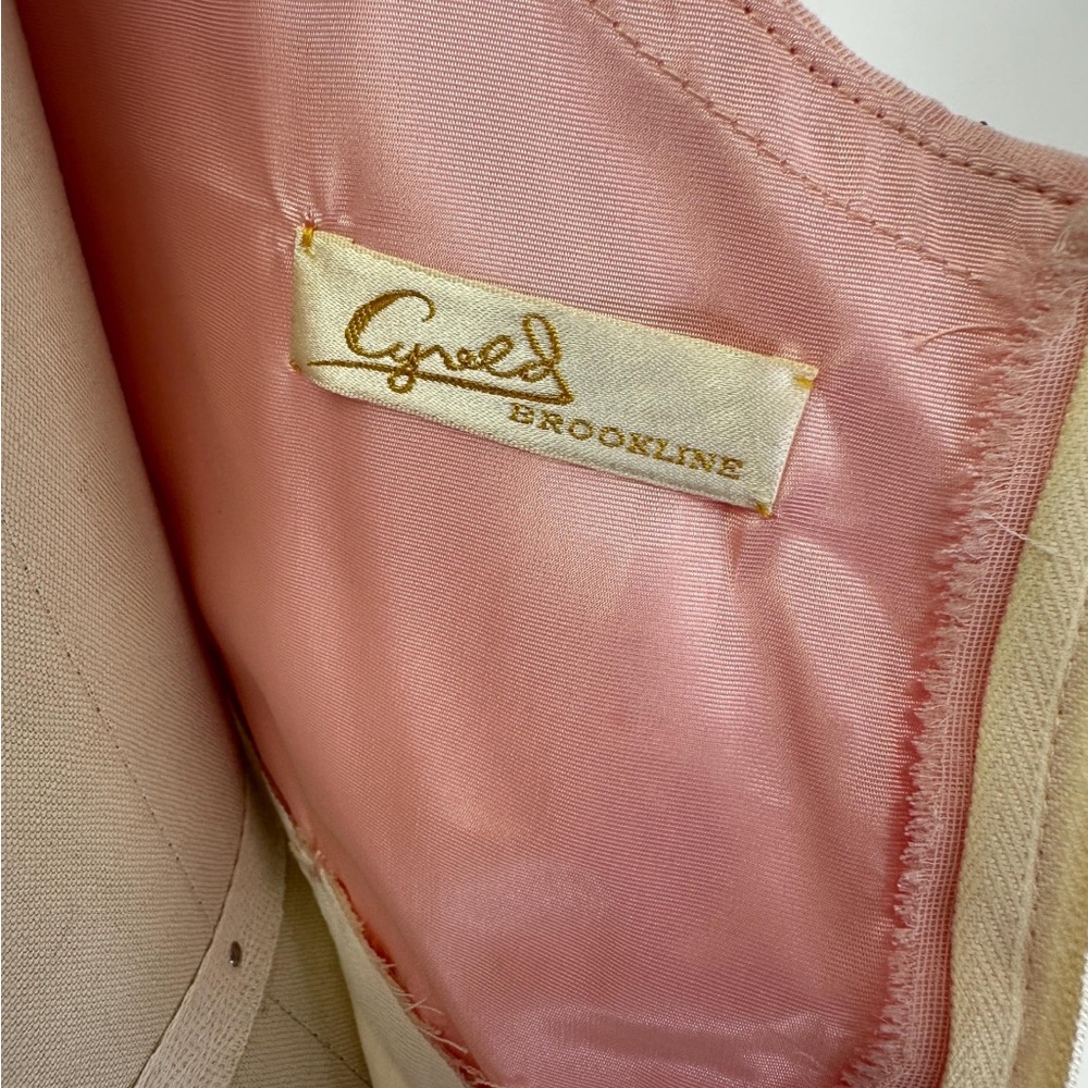 Vintage Pink and Cream Wedding Dress - Picture 7 of 9